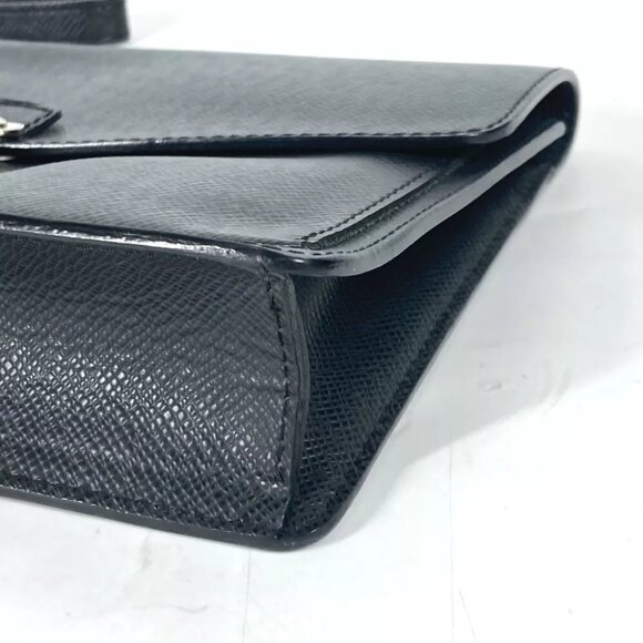 LOUIS VUITTON Taiga Belair Bag Pouch Clutch Bag with Strap - Picture 8 of 16
